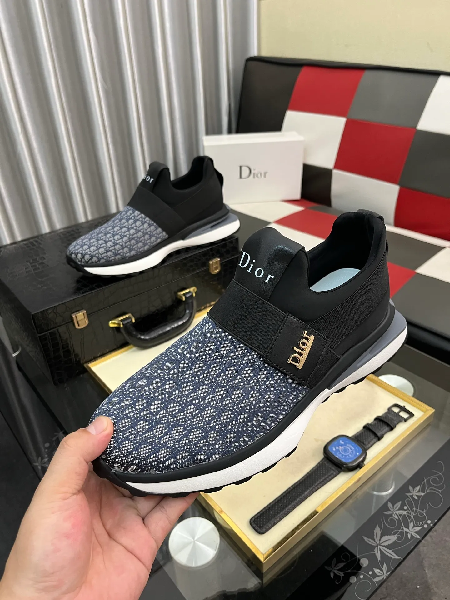 Men's Men's Shoes 💰458⌚️⌚️Dior [Dior] men's casual and trendy shoes are on the market! Strong British fashion style, the upper is made of nubuck leather with printed fabrics, comfortable pigskin lining, and original molded outsole. Designed by European and American masters, the perfect shape creates high quality, super versatile and very comfortable. High-end without losing taste, fashionable and novel! Code number: 38～442️⃣Colors available